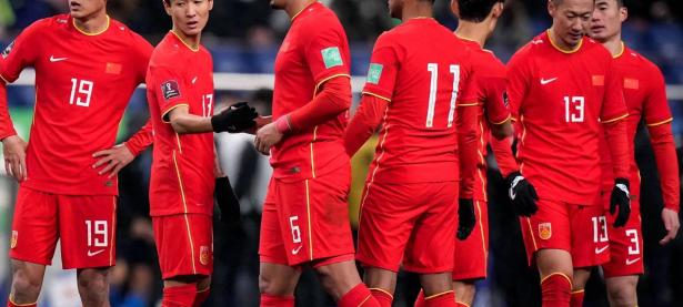 半岛体育体育直播-包含国内足球联赛势均力敌，决战即将打响的词条