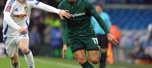 半岛体育体育投注-卫冕冠军利兹联险胜沃特福德