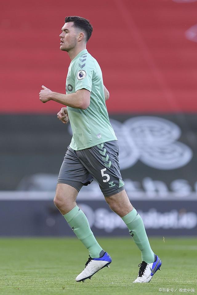 南安普顿险胜对手，终结连败颓势脱困