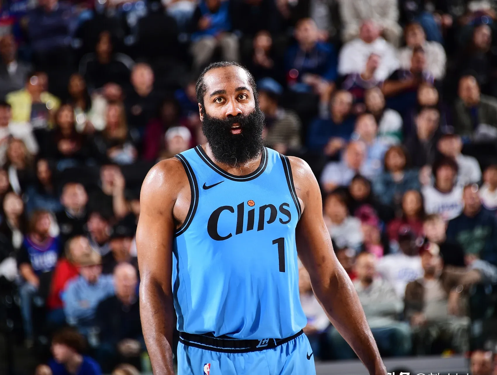 火箭战胜活塞，哈登全场最佳砍下分助球队赢得比赛的简单介绍