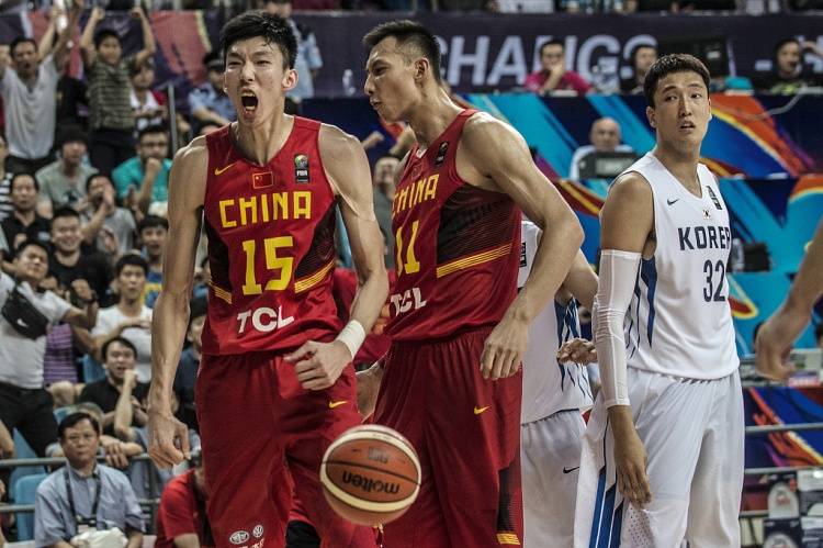 球队磨砺成钻艰难起步，团队奋勇拼搏迈向胜利的简单介绍