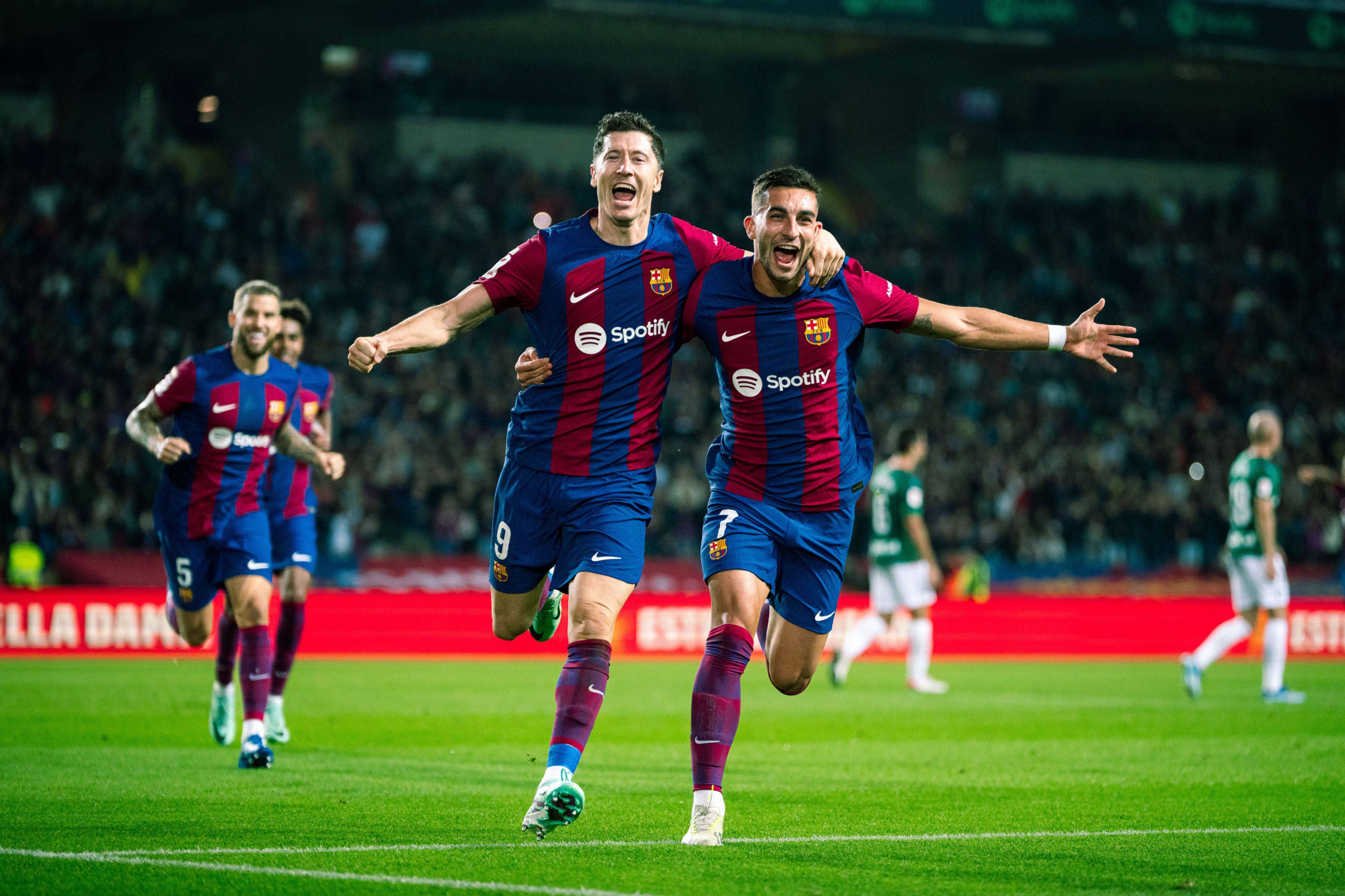 包含夺冠之路！足球赛场上的激烈较量的词条