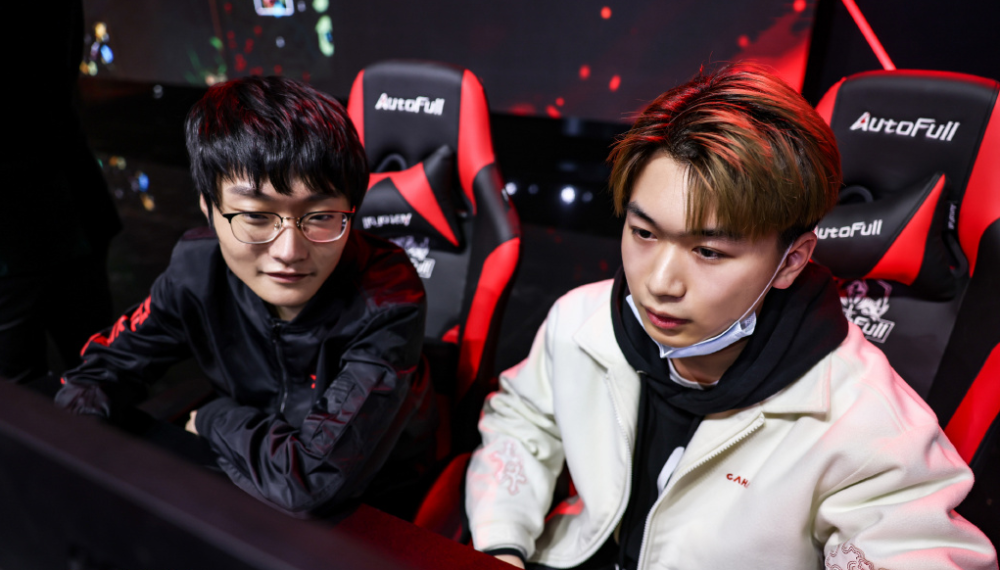 某战队训练赛趣事曝光,全员爆笑不止 某战队训练赛趣事曝光,全员爆笑不止