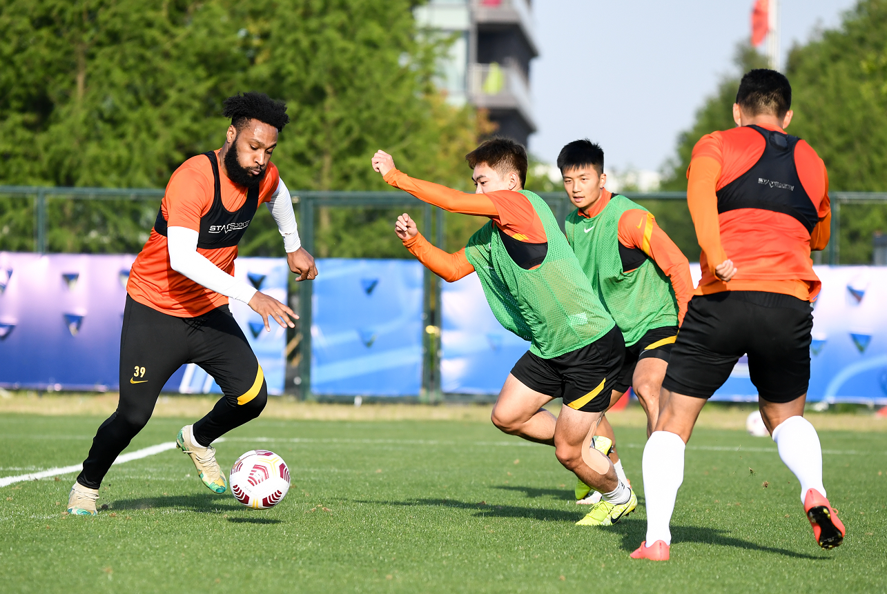 包含双队新援的发挥或将左右比赛节奏的词条