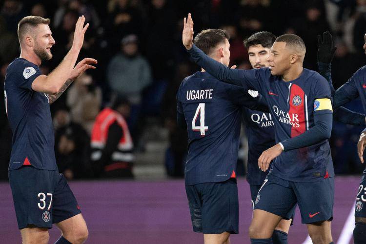 巴黎圣日耳曼轻松取胜,实力碾压对手的简单介绍 巴黎圣日耳曼轻松取胜,实力碾压对手的简单介绍