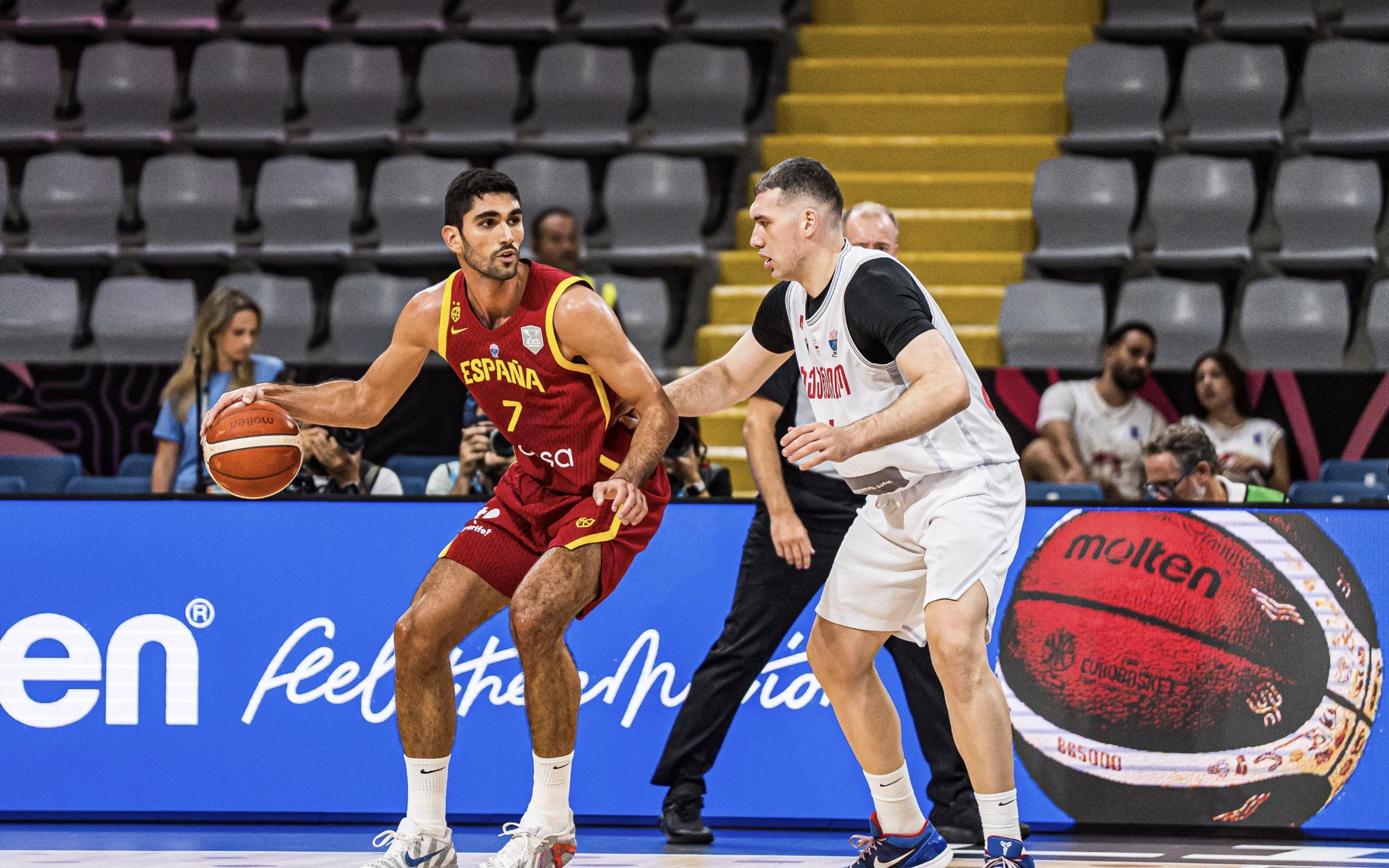 拼尽全力！欧预赛赛场上各路球队较量激烈的简单介绍