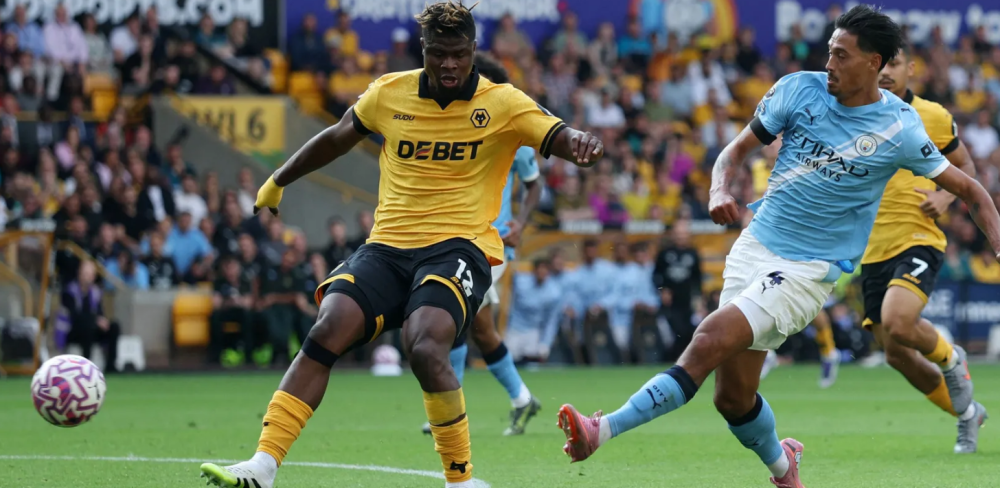 曼城客场征服狼队,继续领跑榜首 曼城客场征服狼队,继续领跑榜首