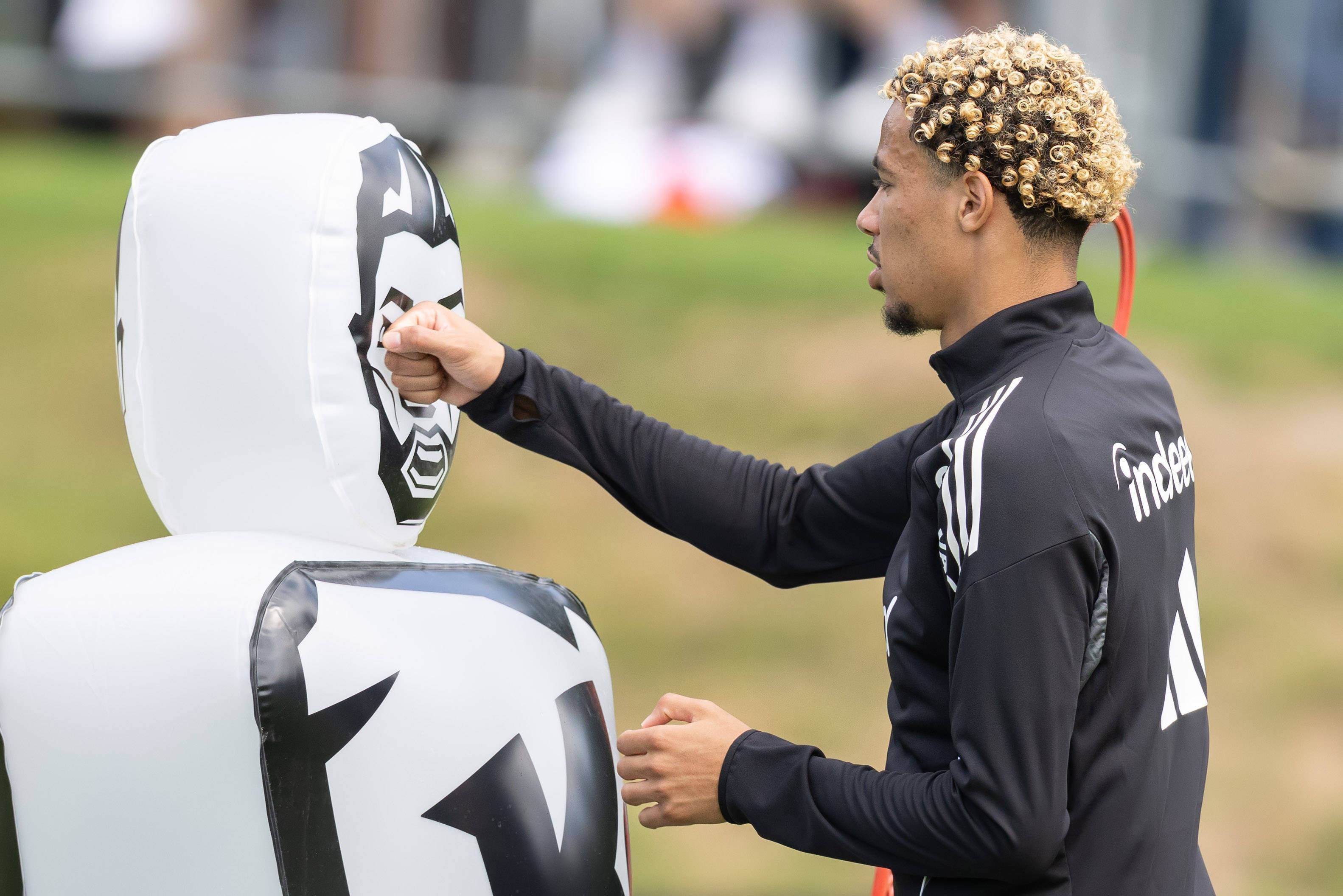 法兰克福签下巴西球员,增加中场火力的简单介绍 法兰克福签下巴西球员,增加中场火力的简单介绍