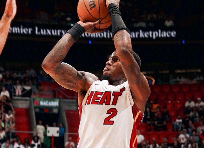 马刺队外援三分球连续命中奠定优势！